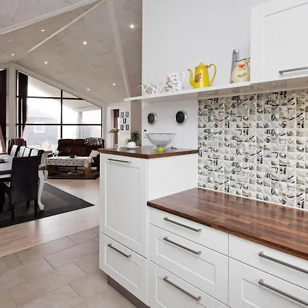Three-bedroom Holiday In Haestveda Feriehus *