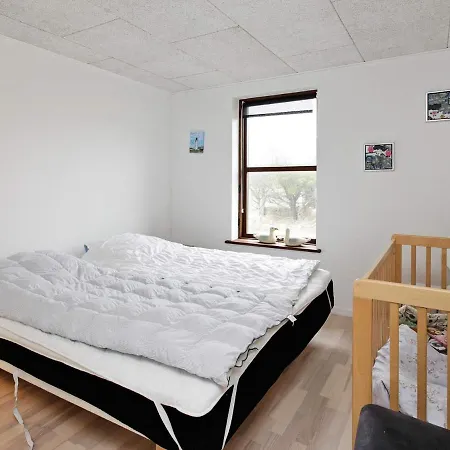 Three-bedroom Holiday In Haestveda *