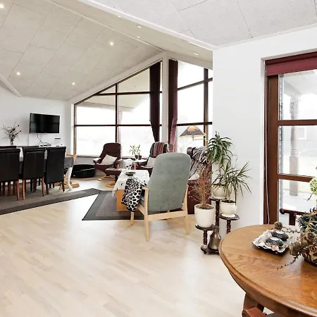 Three-bedroom Holiday In Haestveda Feriehus Hirtshals