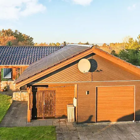 Three-bedroom Holiday In Haestveda * Hirtshals